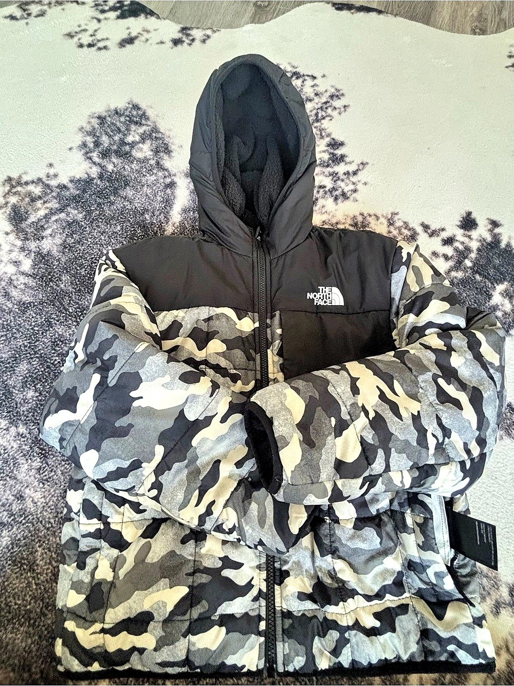 The North Face Boys' Garcon Camo Hooded Puffer Jacket Boys Large